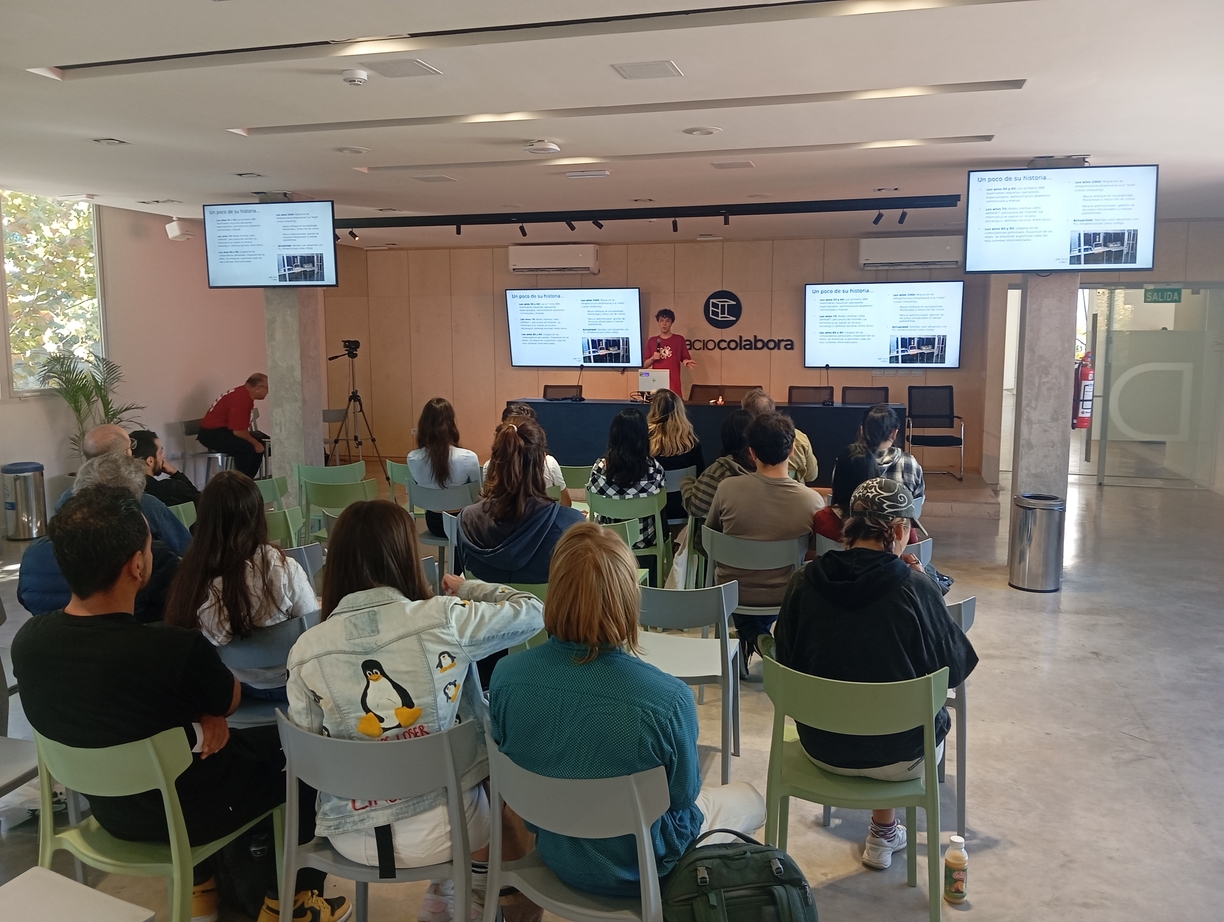 Charla de Francisco Zadikian en FLISoL Montevideo 2025.